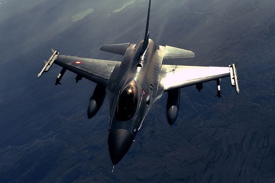 F-16 savaş uçağı